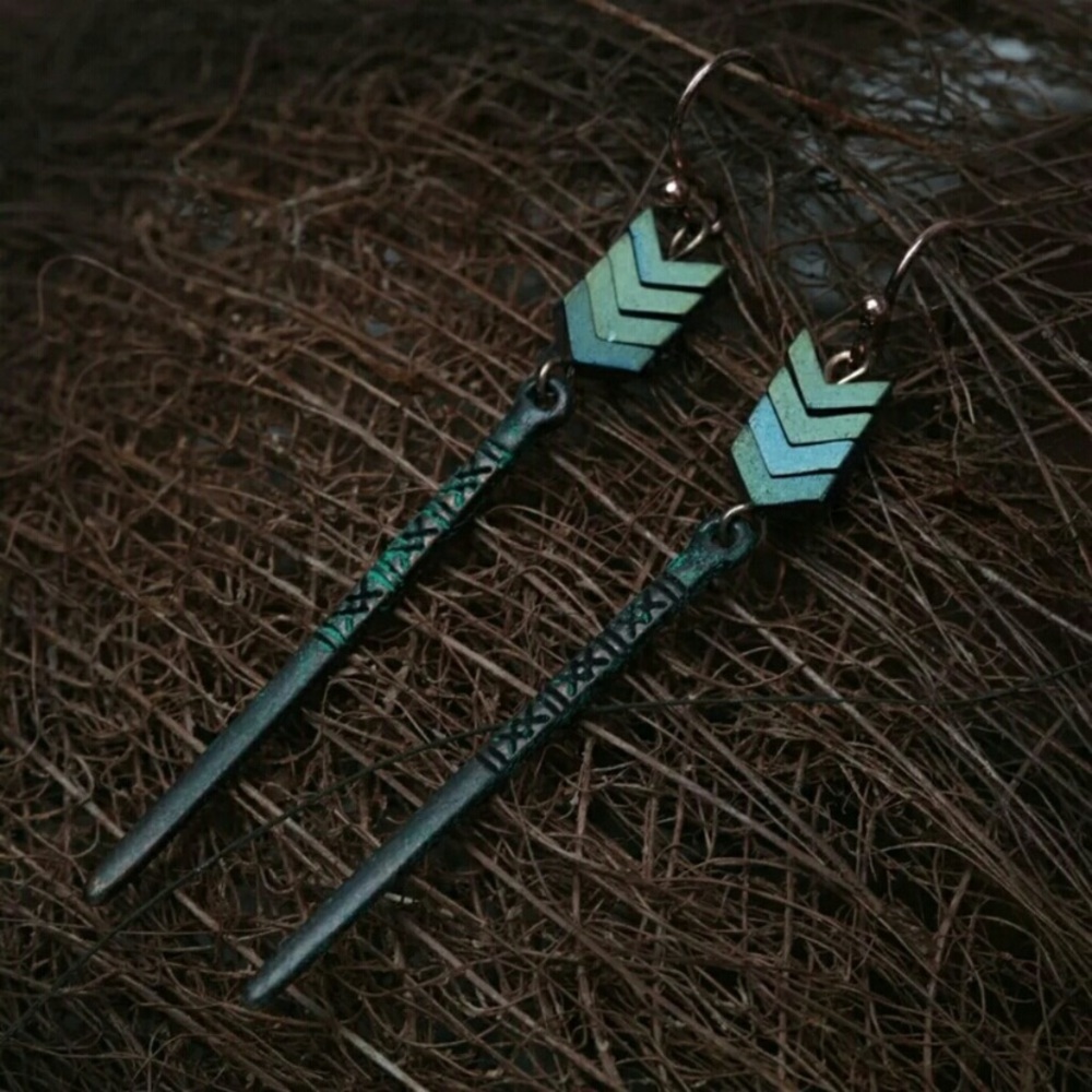 PATINA Chevron hematite dangle earrings - Picture 5 of 6